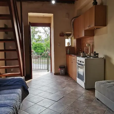 Cute House With A Mountain View Apartment